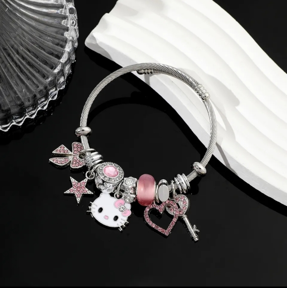 New Hello Kitty Charm Bracelet - Picture 5 of 5